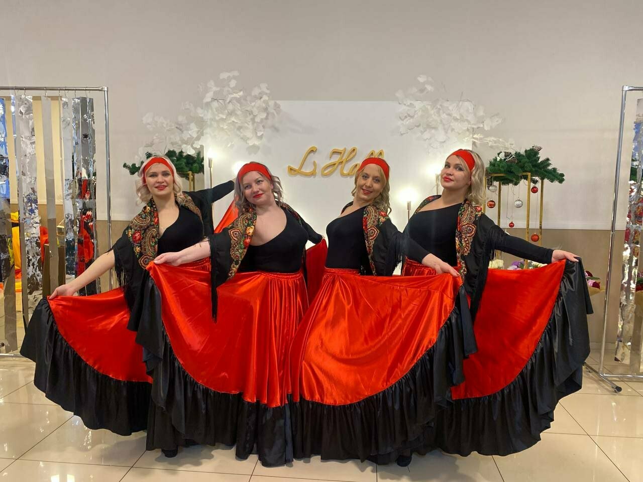 Зал — Банкетный Зал L. Hall