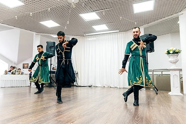 Белая дача, Зал — фото