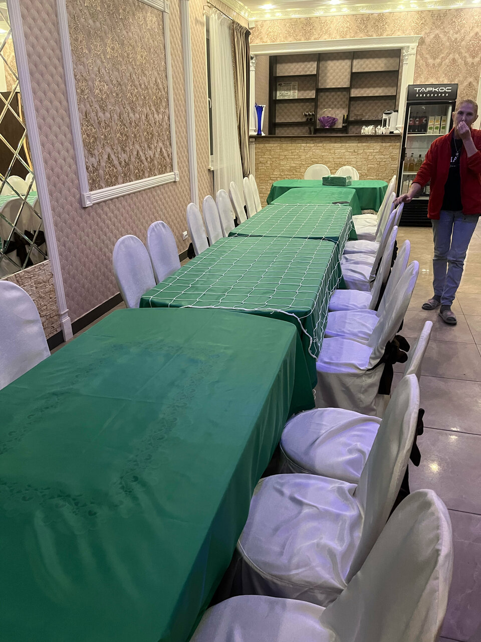 Зал — Меланья