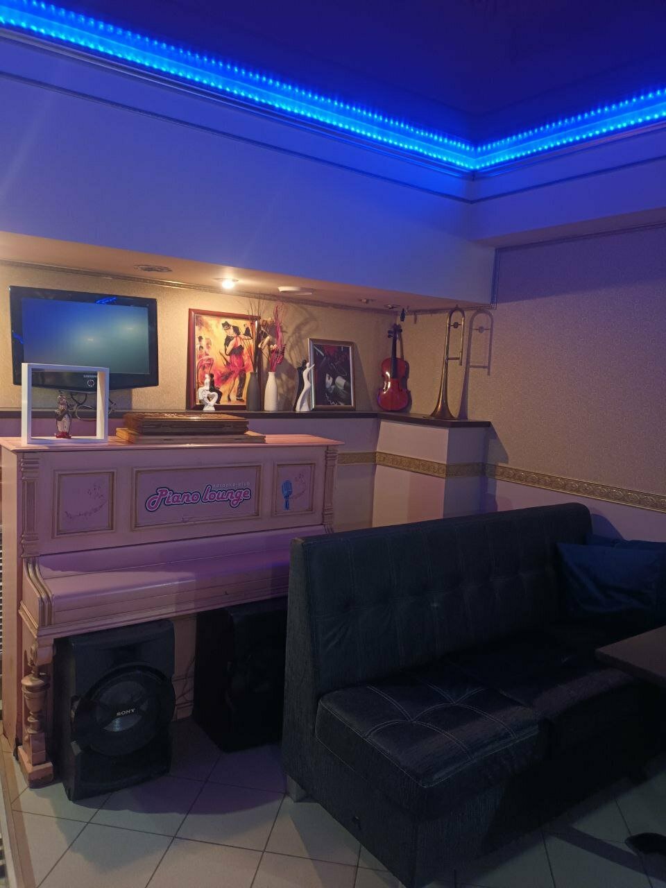Зал — Piano Lounge