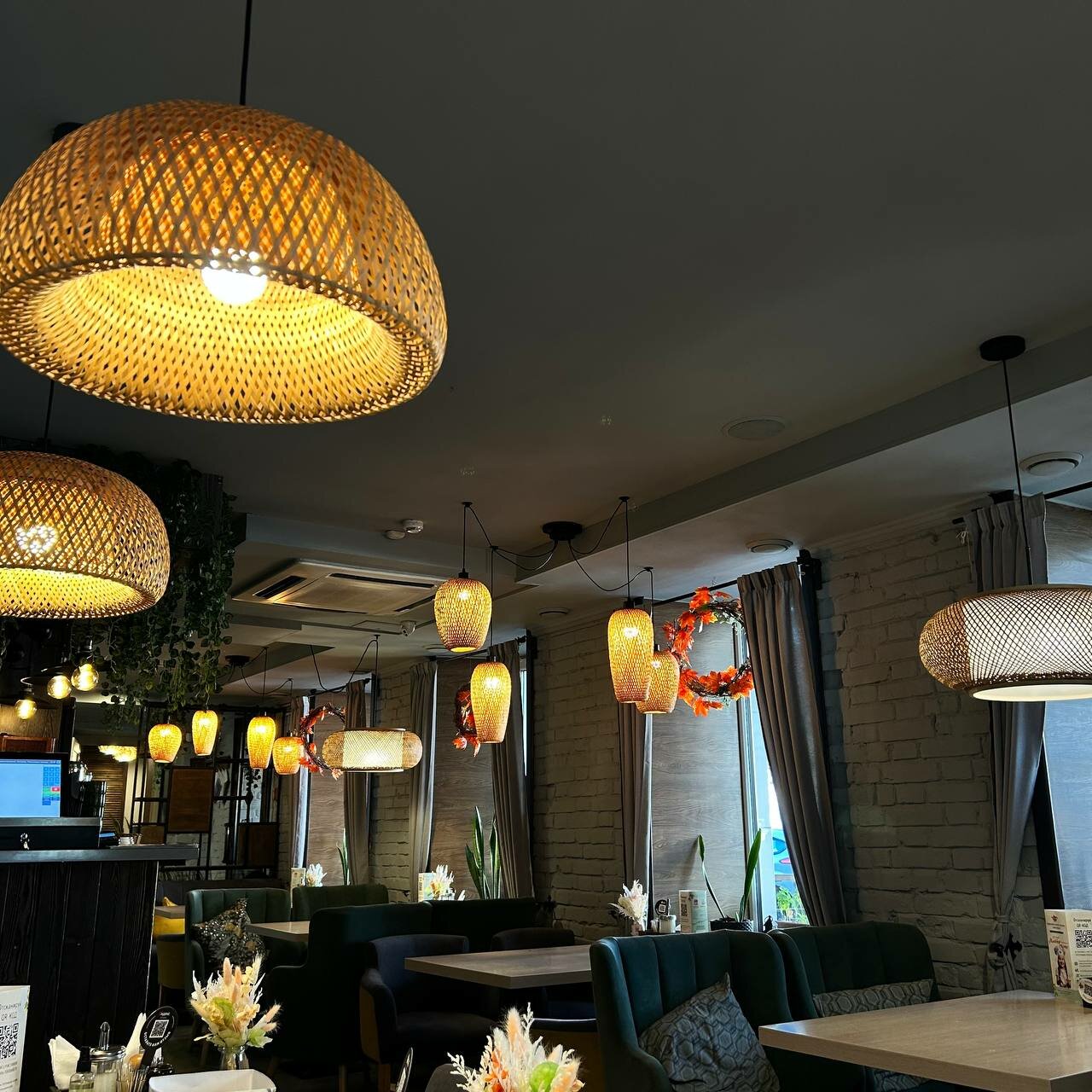 Зал — In Tempo Pizza &Grill