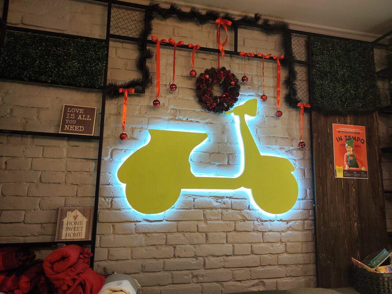 Зал — In Tempo Pizza &Grill