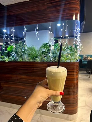 Бора Бора, Зал — фото