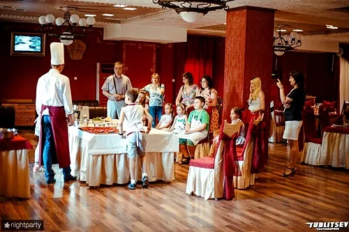 Зал — Русское подворье