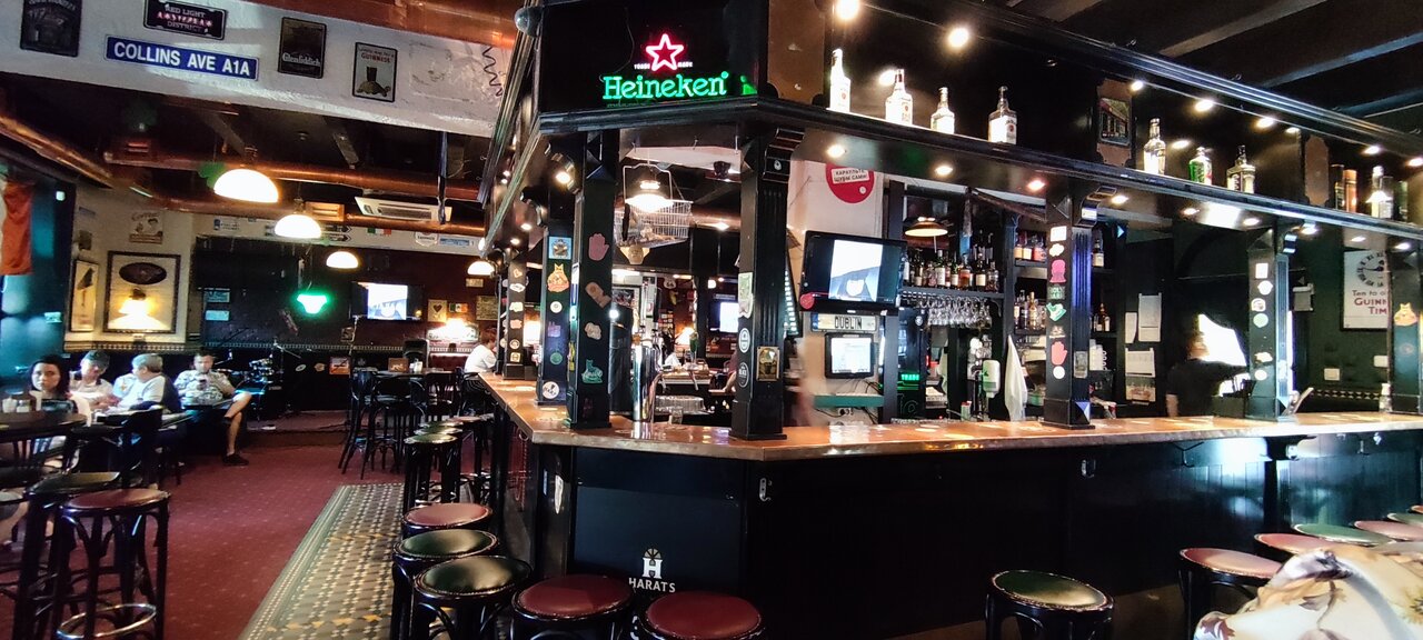 Harat's pub, Зал — фото