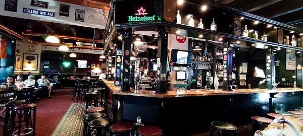Harat's pub, Зал — фото