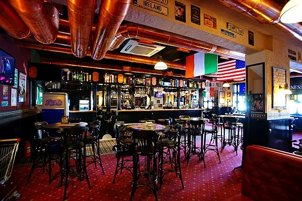 Harat's pub, Зал — фото