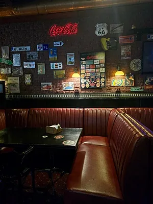 Harat's pub, Зал — фото