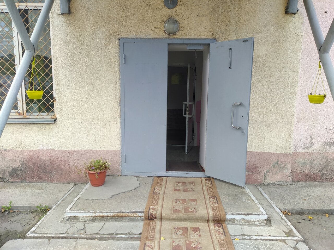Зал — Разгуляй