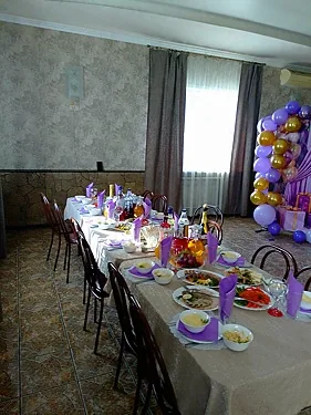 Зал — Вдали от жён
