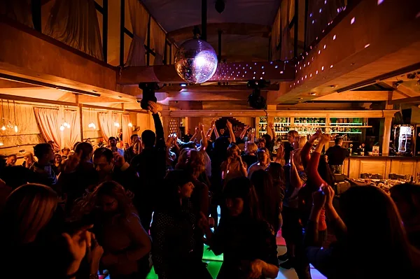 Дэнс кафе, Зал — фото