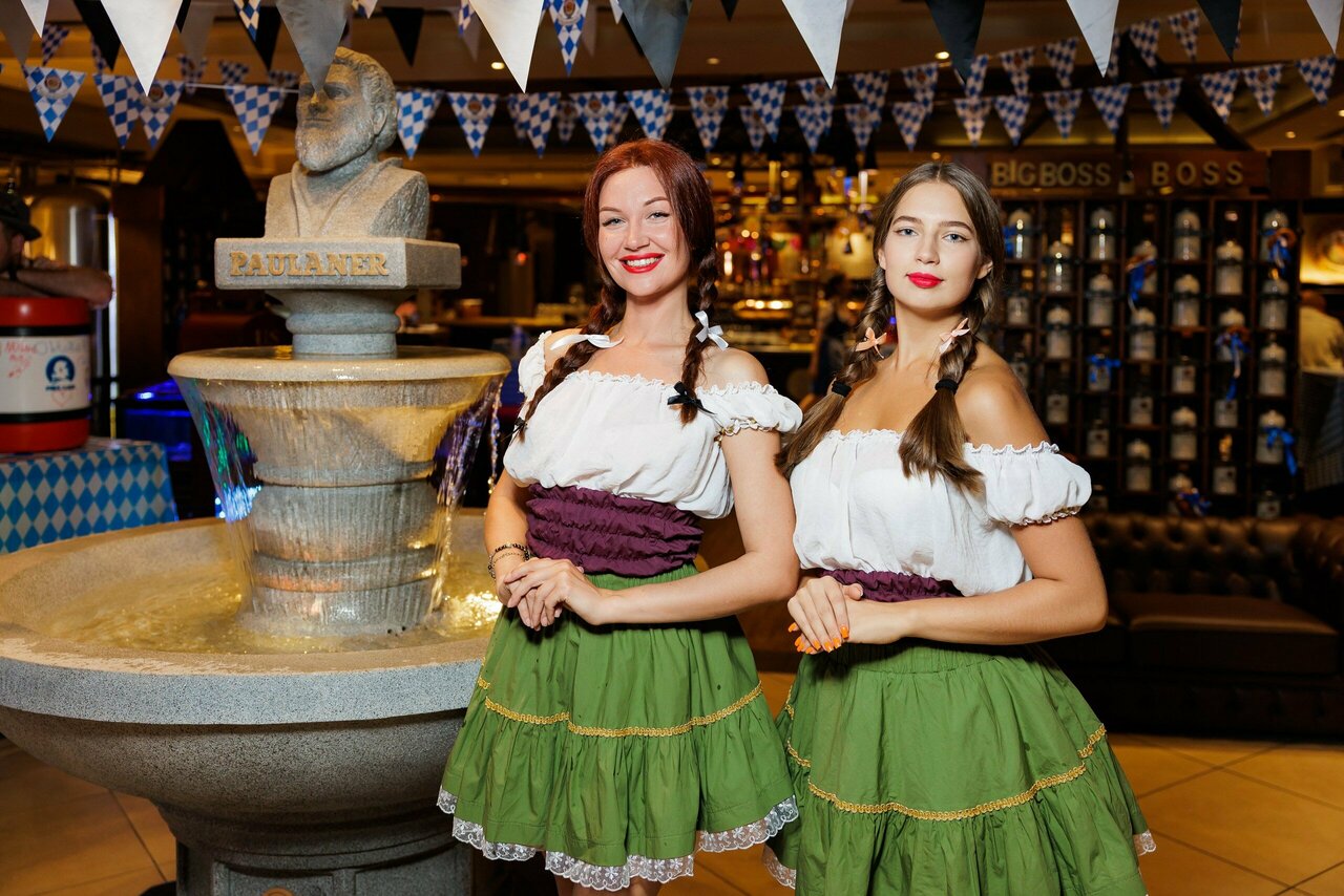 Зал — Paulaner Bräuhaus