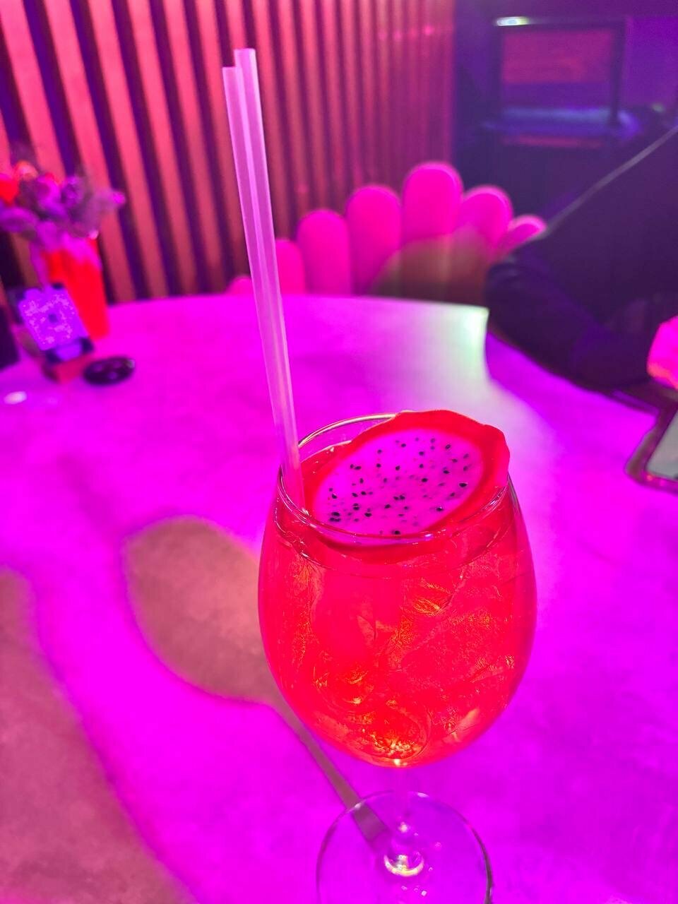 Зал — Секретное место