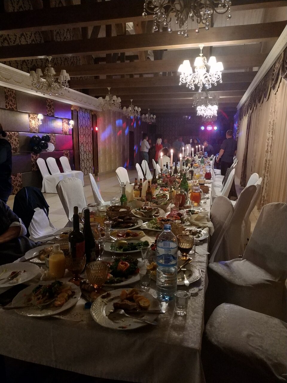 12 Месяцев — Зал, фото банкетного зала